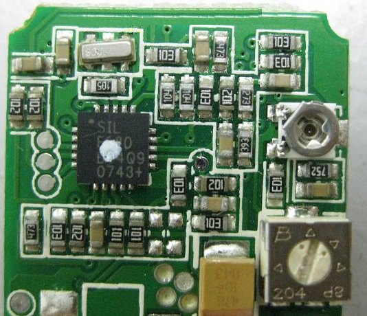PCBA加工IC元件主要分為DIP及SMD兩大類，DIP 插件的IC，SMD (Surface Mount Device) 表面貼裝元件。